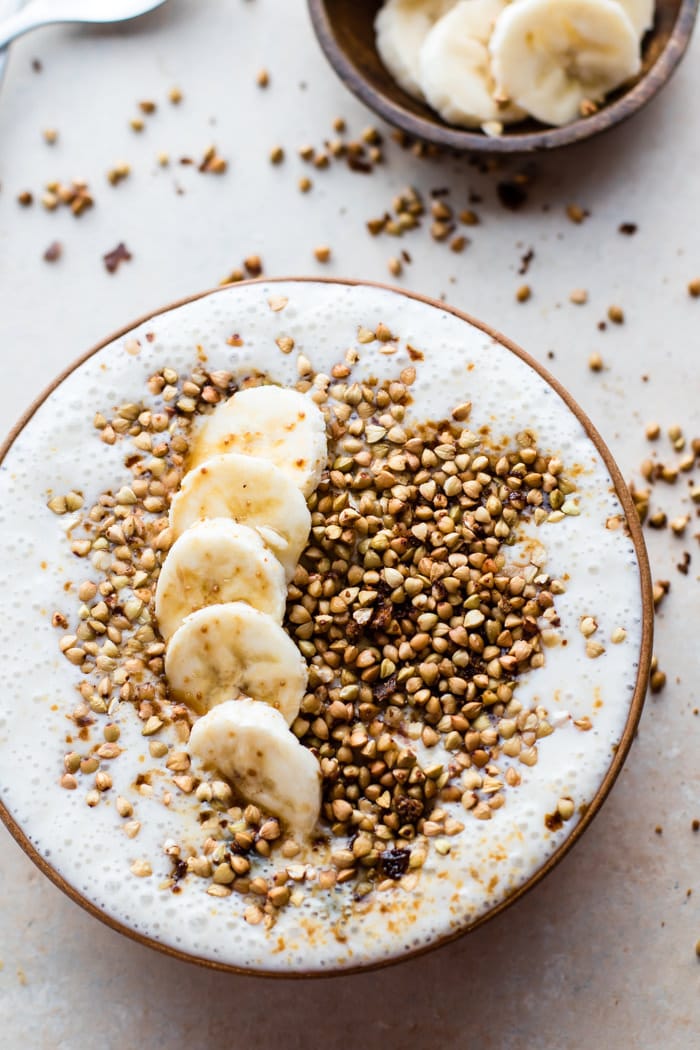 Banana Yogurt Breakfast Bowl. Smooth, creamy and amazing for a delicious and quick breakfast! www.superhealthykids.com 