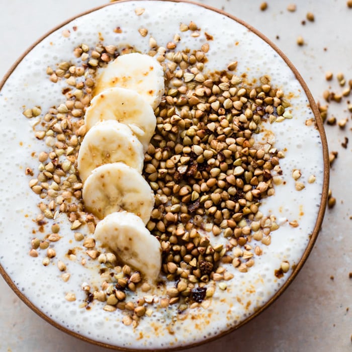 Banana Yogurt Breakfast Bowl. Smooth, creamy and amazing for a delicious and quick breakfast! www.superhealthykids.com 